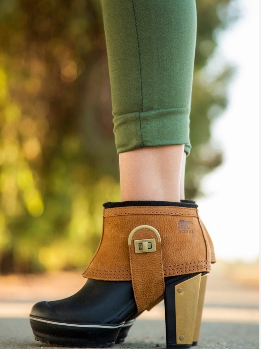 Sorel Medina 11 Black and Tan Leather Rain boots with removable Gaiters